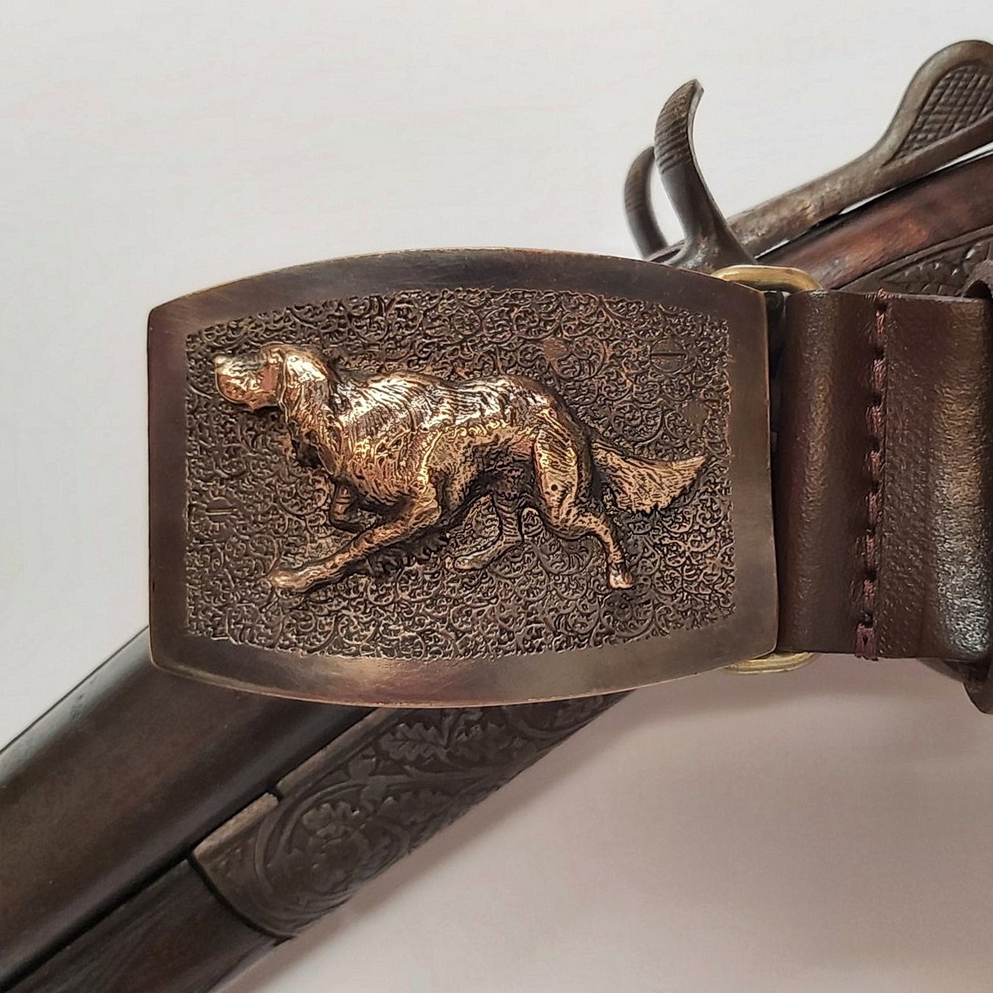 Exclusive leather belt with bronze buckle 